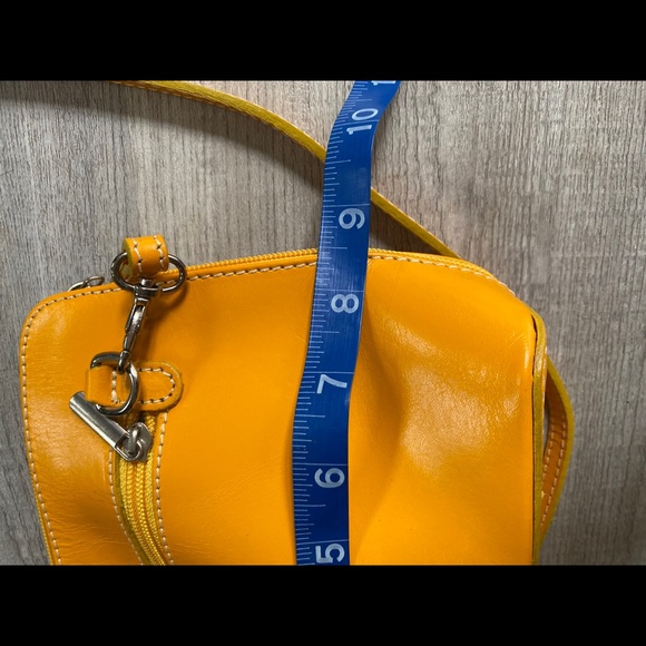 Vera Pelle yellow mini crossbody shoulder bag - Picture 8 of 12
